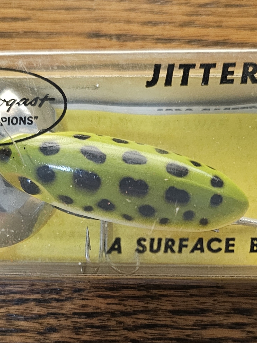 Vintage Jitterbug-style Fishing Lure - Chartreuse with Black Spots